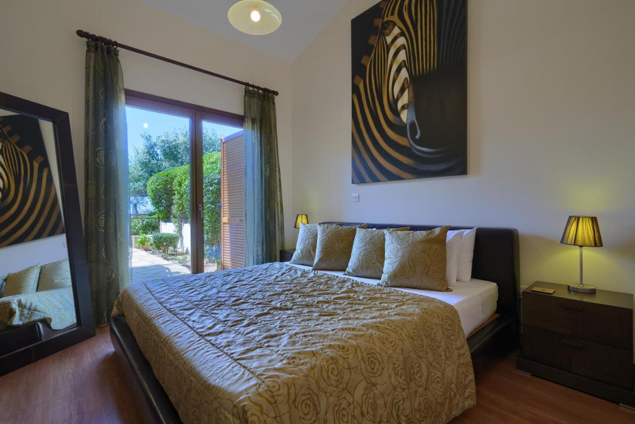 3 Bedroom Villa Madelini With Private Pool, Aphrodite Hills Resort Куклия Екстериор снимка